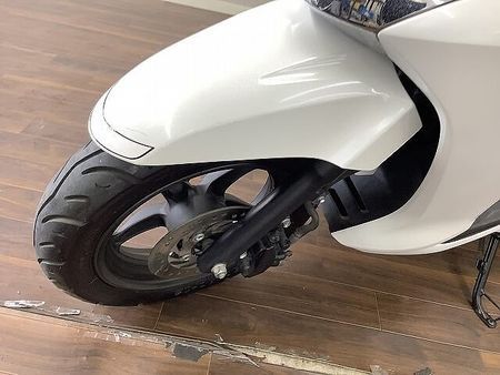 ホンダ リード125 リード125 流麗なボディと広々メットインで実用性が高い1台!走行時に有ってうれしい大型ス 14