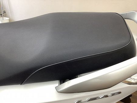 ホンダ リード125 リード125 流麗なボディと広々メットインで実用性が高い1台!走行時に有ってうれしい大型ス 23
