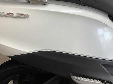 ホンダ リード125 リード125 流麗なボディと広々メットインで実用性が高い1台!走行時に有ってうれしい大型ス 32