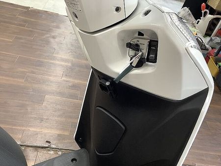 ホンダ リード125 リード125 流麗なボディと広々メットインで実用性が高い1台!走行時に有ってうれしい大型ス 40