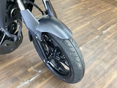 スズキ Vストローム250 V-ストローム250ABS ゆとりのあるライディングポジションと安定感ある走りが人気の秘訣 26