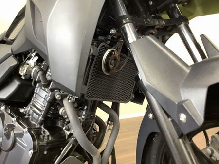 スズキ Vストローム250 V-ストローム250ABS ゆとりのあるライディングポジションと安定感ある走りが人気の秘訣 32
