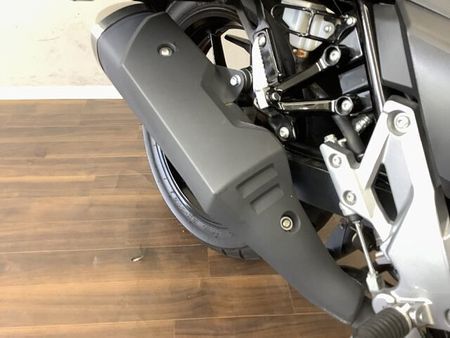 スズキ Vストローム250 V-ストローム250ABS ゆとりのあるライディングポジションと安定感ある走りが人気の秘訣 37