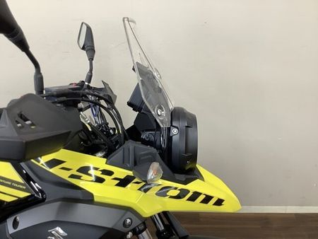 スズキ Vストローム250 V-ストローム250ABS ゆとりのあるライディングポジションと安定感ある走りが人気の秘訣 4