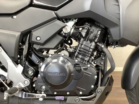 スズキ Vストローム250 V-ストローム250ABS ゆとりのあるライディングポジションと安定感ある走りが人気の秘訣 8
