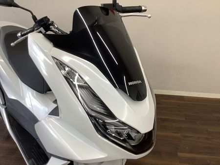 ホンダ PCX125 PCX125 機能面も充実させ進化を続けるコミューターの代表格!通勤・通学はお任せあれ! 18