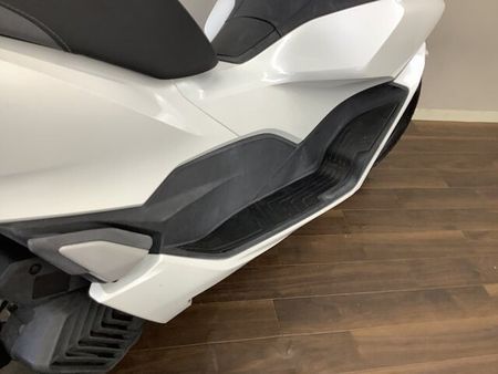 ホンダ PCX125 PCX125 機能面も充実させ進化を続けるコミューターの代表格!通勤・通学はお任せあれ! 31