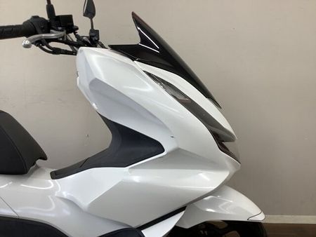 ホンダ PCX125 PCX125 機能面も充実させ進化を続けるコミューターの代表格!通勤・通学はお任せあれ! 4
