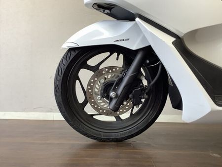 ホンダ PCX125 PCX125 機能面も充実させ進化を続けるコミューターの代表格!通勤・通学はお任せあれ! 33