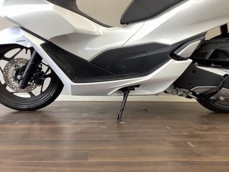 ホンダ PCX125 PCX125 機能面も充実させ進化を続けるコミューターの代表格!通勤・通学はお任せあれ! 35