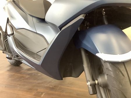 ホンダ PCX125 【マル得】PCX125 フロントABS・トラクションコントロールなど機能面も充実させたJK 27