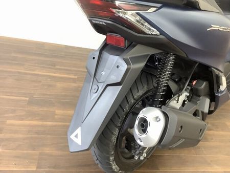 ホンダ PCX125 【マル得】PCX125 フロントABS・トラクションコントロールなど機能面も充実させたJK 32