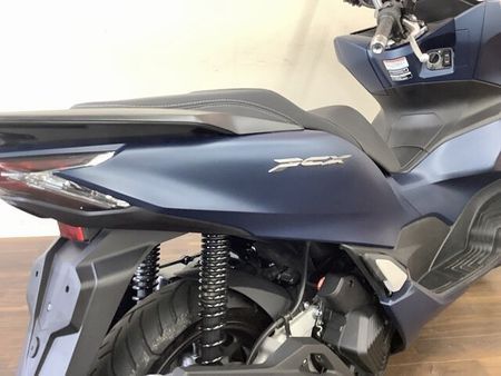 ホンダ PCX125 【マル得】PCX125 フロントABS・トラクションコントロールなど機能面も充実させたJK 34