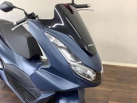ホンダ PCX125 【マル得】PCX125 フロントABS・トラクションコントロールなど機能面も充実させたJK 4