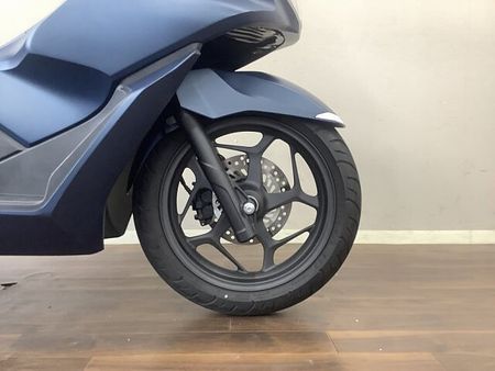 ホンダ PCX125 【マル得】PCX125 フロントABS・トラクションコントロールなど機能面も充実させたJK 5