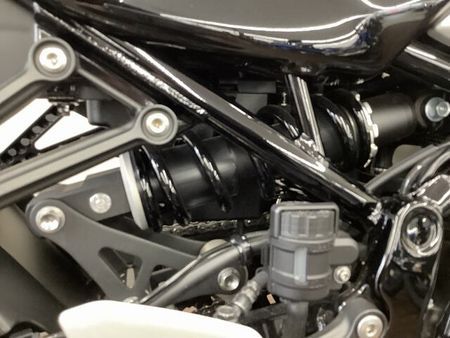 カワサキ Z900RS Z900RS ブラックアウトされた車体にモノストライプがアクセントな2024年モデル!ワン 19