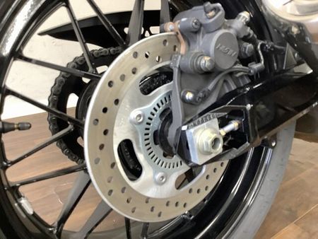 カワサキ Z900RS Z900RS ブラックアウトされた車体にモノストライプがアクセントな2024年モデル!ワン 22