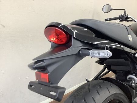 カワサキ Z900RS Z900RS ブラックアウトされた車体にモノストライプがアクセントな2024年モデル!ワン 24
