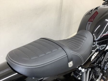 カワサキ Z900RS Z900RS ブラックアウトされた車体にモノストライプがアクセントな2024年モデル!ワン 26