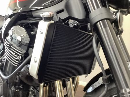 カワサキ Z900RS Z900RS ブラックアウトされた車体にモノストライプがアクセントな2024年モデル!ワン 4