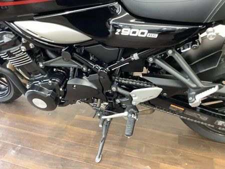 カワサキ Z900RS Z900RS ブラックアウトされた車体にモノストライプがアクセントな2024年モデル!ワン 34