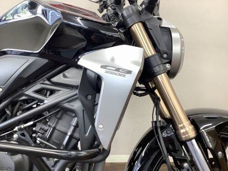 ホンダ CB250R CB250R トラディショナルなデザインながらフルデジタルメーター等機能面も充実!軽く瞬発 22