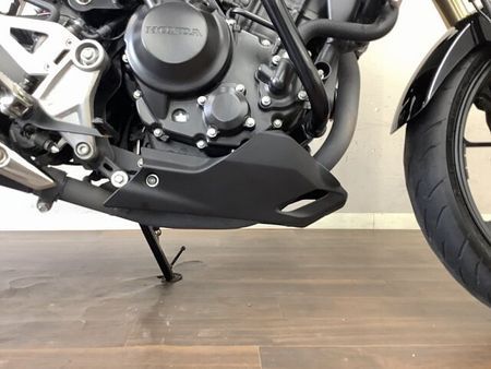 ホンダ CB250R CB250R トラディショナルなデザインながらフルデジタルメーター等機能面も充実!軽く瞬発 23
