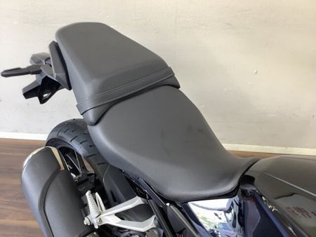ホンダ CB250R CB250R トラディショナルなデザインながらフルデジタルメーター等機能面も充実!軽く瞬発 39