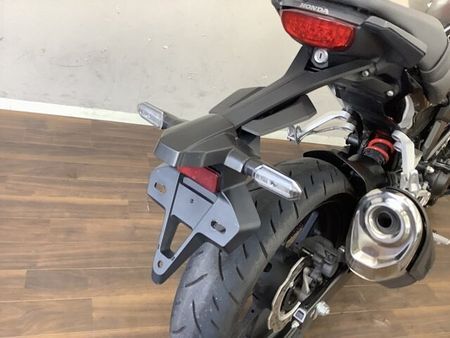 ホンダ CB250R CB250R トラディショナルなデザインながらフルデジタルメーター等機能面も充実!軽く瞬発 40