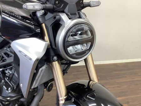 ホンダ CB250R CB250R トラディショナルなデザインながらフルデジタルメーター等機能面も充実!軽く瞬発 5