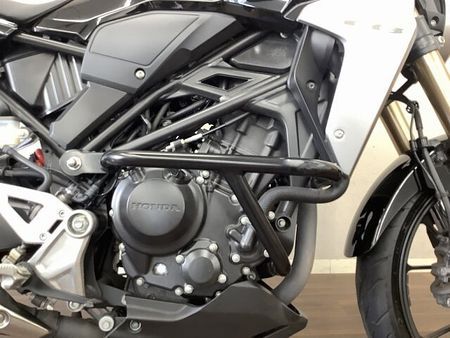 ホンダ CB250R CB250R トラディショナルなデザインながらフルデジタルメーター等機能面も充実!軽く瞬発 8