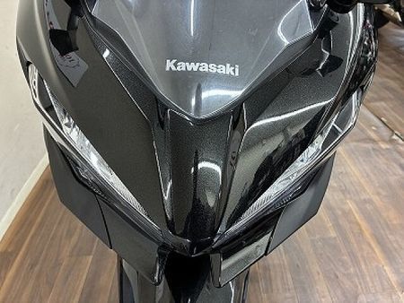 カワサキ ニンジャ 400 ニンジャ400 比較的大きなタンクとシャープな走りで街乗り・ツーリング共に活躍するミドルク 19