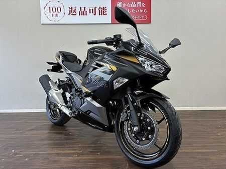 カワサキ ニンジャ 400 ニンジャ400 比較的大きなタンクとシャープな走りで街乗り・ツーリング共に活躍するミドルク 2