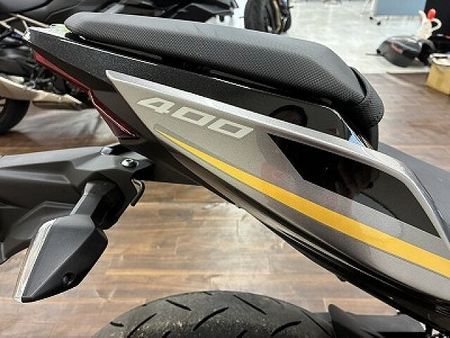 カワサキ ニンジャ 400 ニンジャ400 比較的大きなタンクとシャープな走りで街乗り・ツーリング共に活躍するミドルク 36