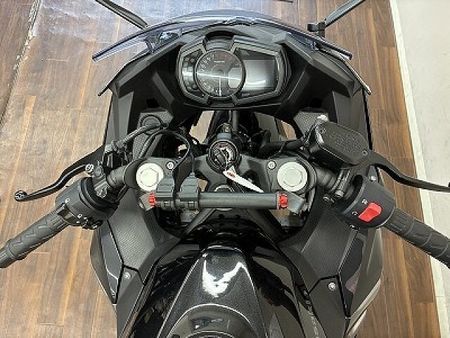 カワサキ ニンジャ 400 ニンジャ400 比較的大きなタンクとシャープな走りで街乗り・ツーリング共に活躍するミドルク 9