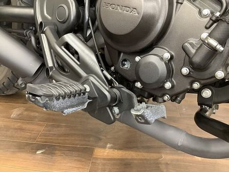 ホンダ レブル 250 レブル250 シンプルなデザインによく合うマットブラックが特徴の2023年モデル!モリワキ 26