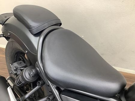ホンダ レブル 250 レブル250 シンプルなデザインによく合うマットブラックが特徴の2023年モデル!モリワキ 28