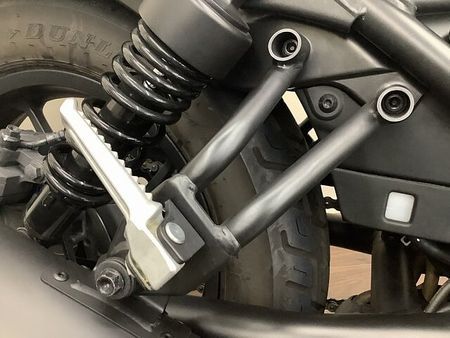 ホンダ レブル 250 レブル250 シンプルなデザインによく合うマットブラックが特徴の2023年モデル!モリワキ 35