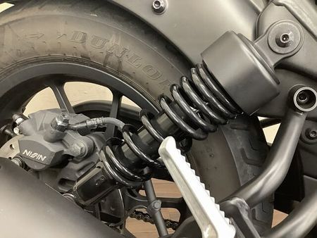 ホンダ レブル 250 レブル250 シンプルなデザインによく合うマットブラックが特徴の2023年モデル!モリワキ 36
