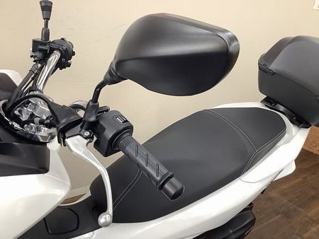 ホンダ PCX125 PCX LEDライト搭載のJF56型!安定感ある乗り味と燃費の良さに定評あるロングセラー! 18