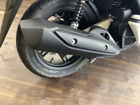 ホンダ PCX125 PCX LEDライト搭載のJF56型!安定感ある乗り味と燃費の良さに定評あるロングセラー! 6