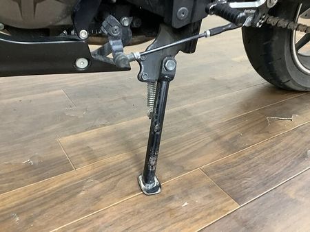 スズキ ジクサー SF250 ジクサー250SF 軽く扱いやすい車体と油冷エンジンがアイデンティティです!安心の政府認証 25