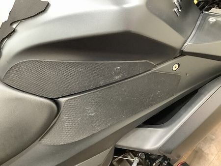 スズキ ジクサー SF250 ジクサー250SF 軽く扱いやすい車体と油冷エンジンがアイデンティティです!安心の政府認証 38