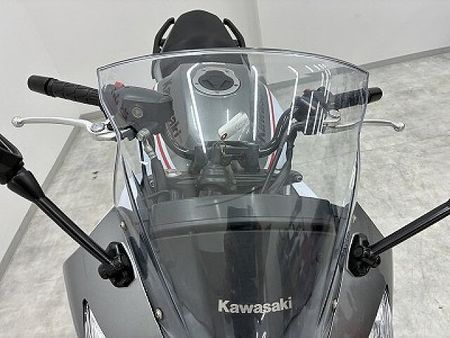 カワサキ ニンジャ 400R ニンジャ400R フルノーマル・2013年モデル スチールフレームの信頼性、パワフルな並列 16