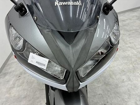 カワサキ ニンジャ 400R ニンジャ400R フルノーマル・2013年モデル スチールフレームの信頼性、パワフルな並列 17