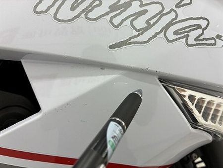 カワサキ ニンジャ 400R ニンジャ400R フルノーマル・2013年モデル スチールフレームの信頼性、パワフルな並列 30