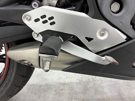 カワサキ ニンジャ 400R ニンジャ400R フルノーマル・2013年モデル スチールフレームの信頼性、パワフルな並列 33