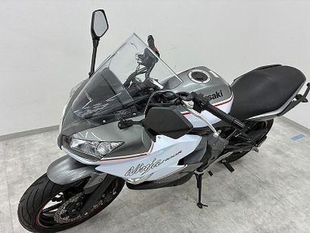 カワサキ ニンジャ 400R ニンジャ400R フルノーマル・2013年モデル スチールフレームの信頼性、パワフルな並列 6
