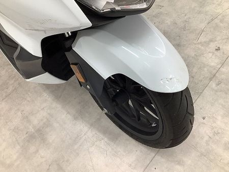 ホンダ フォルツァ(MF06) FORZA リアボックス・2018年モデル 大容量トランクで日常?ツーリングまで幅広く対応 18