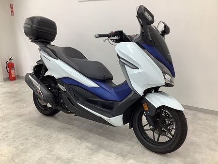 ホンダ フォルツァ(MF06) FORZA リアボックス・2018年モデル 大容量トランクで日常?ツーリングまで幅広く対応 3